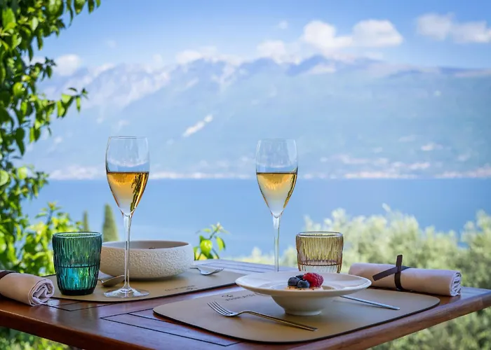 Hotel Meandro - Lake View Gargnano